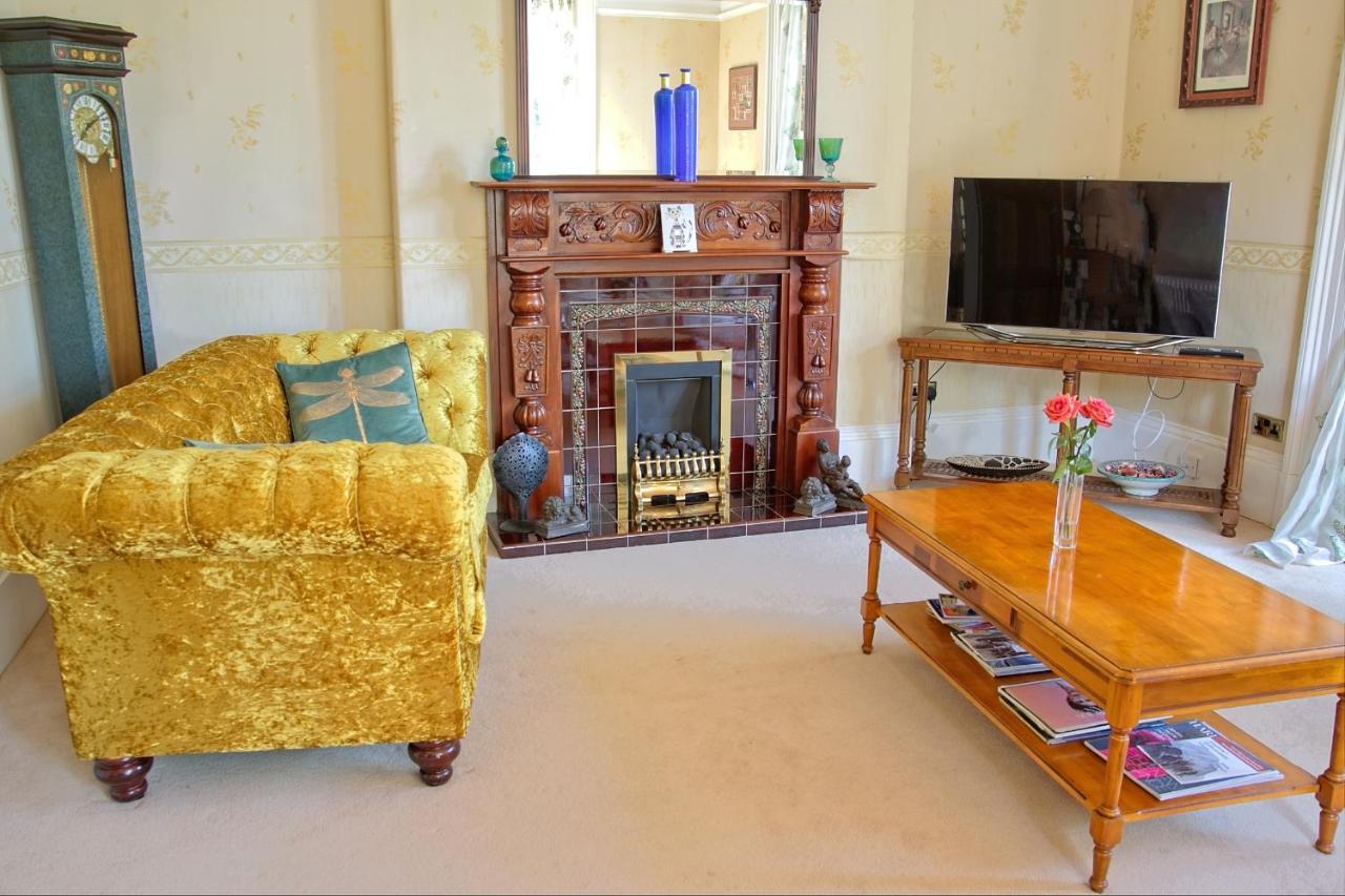 Holcombe House Guest House ランディドノー エクステリア 写真