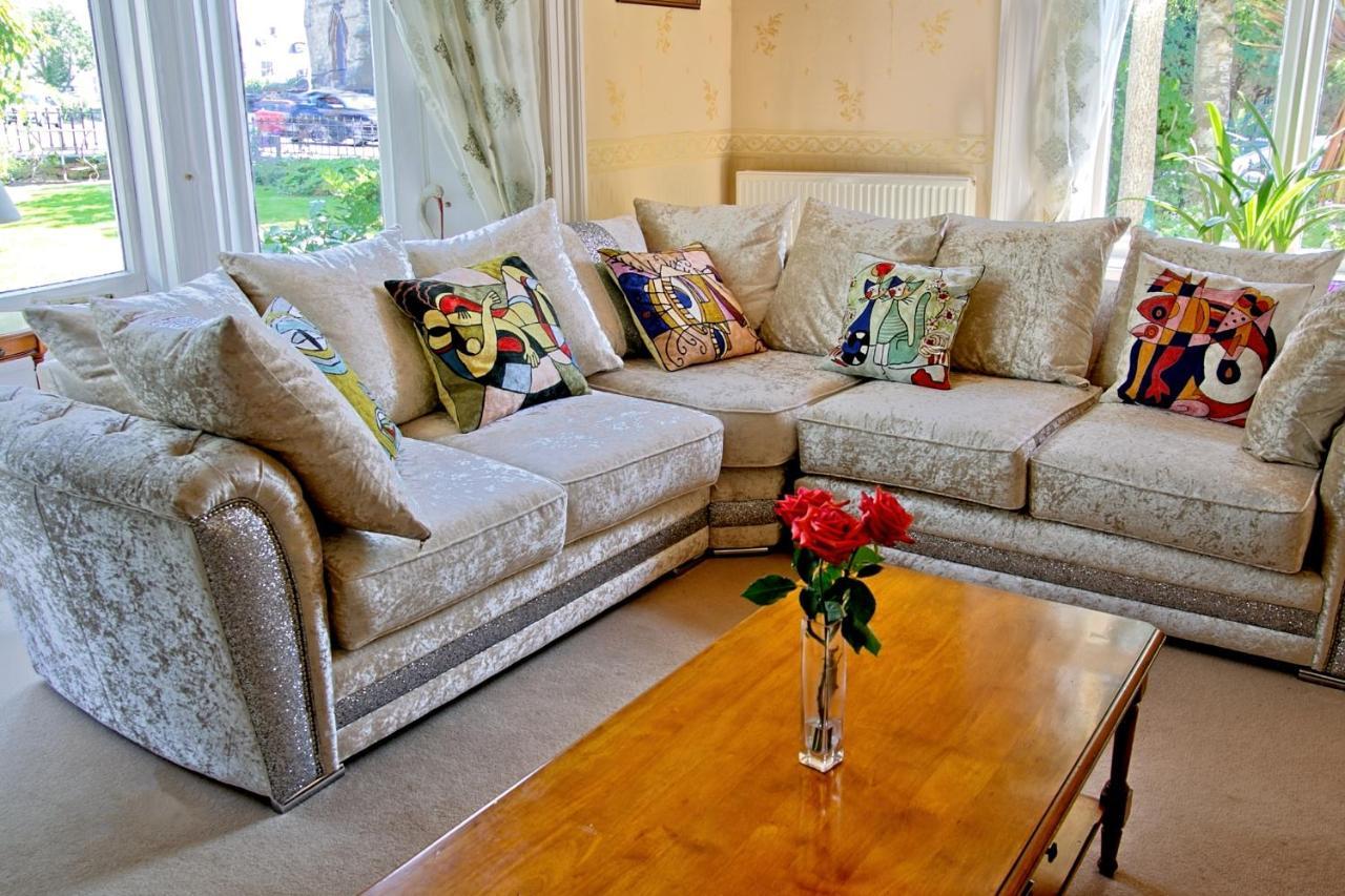 Holcombe House Guest House ランディドノー エクステリア 写真