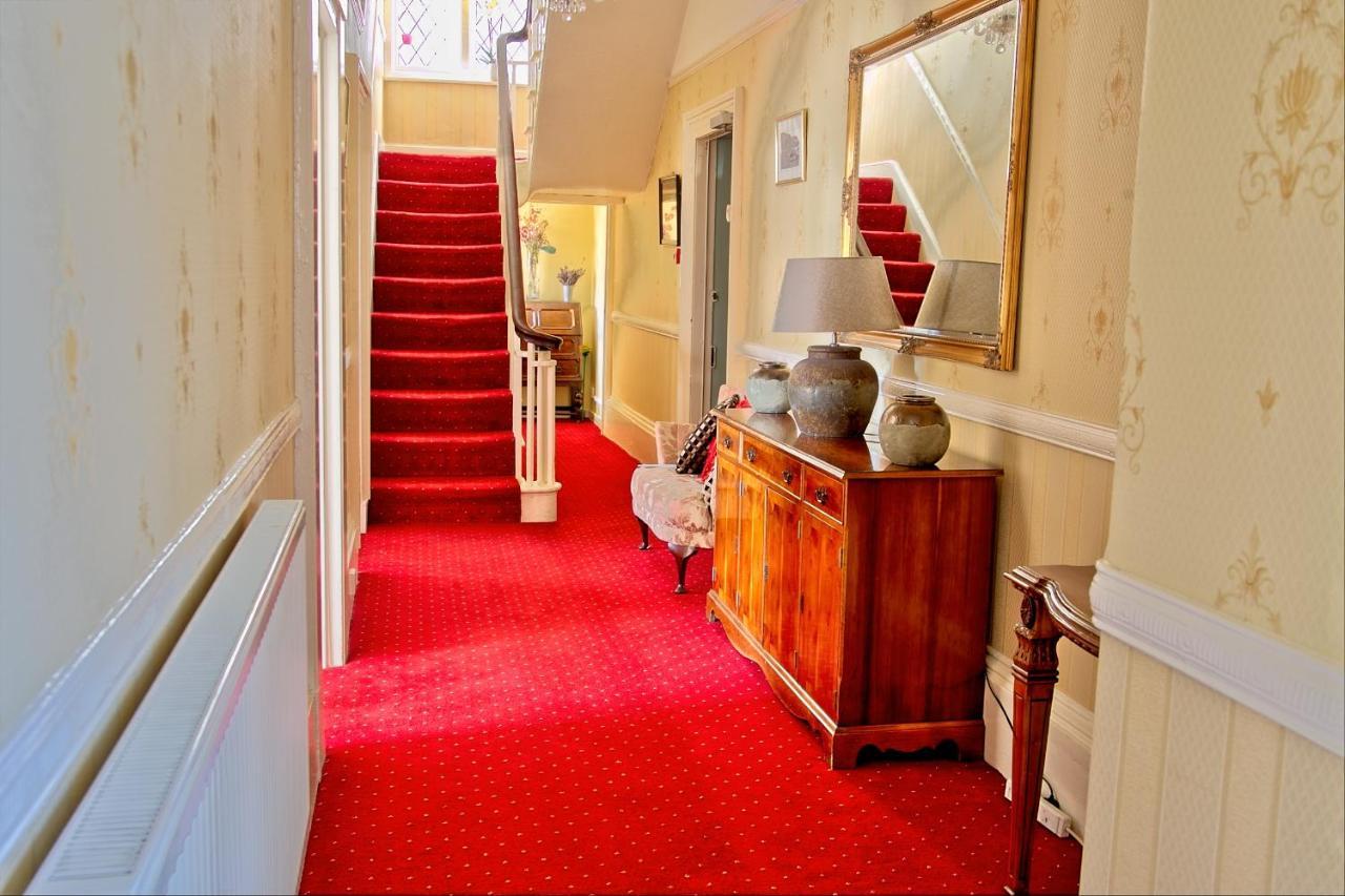 Holcombe House Guest House ランディドノー エクステリア 写真