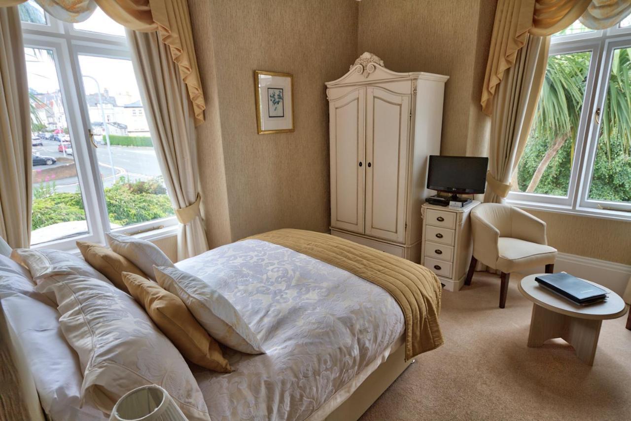 Holcombe House Guest House ランディドノー エクステリア 写真