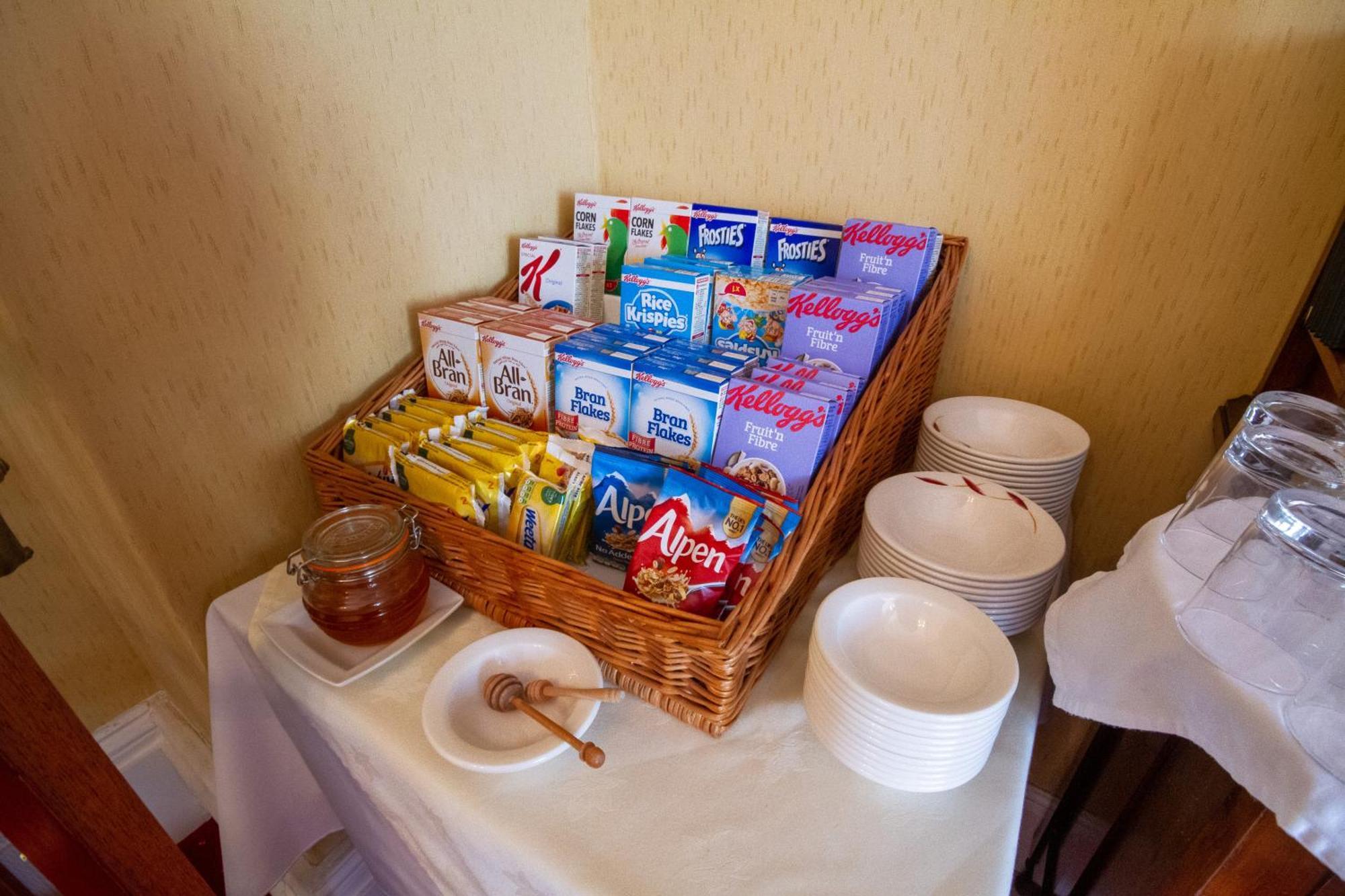 Holcombe House Guest House ランディドノー エクステリア 写真