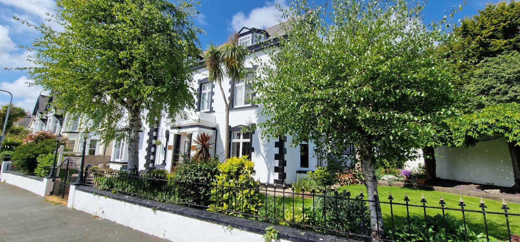 Holcombe House Guest House ランディドノー エクステリア 写真